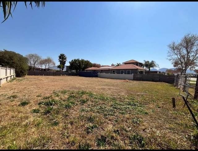 LAND FOR SALE IN THE ISLANDS ESTATES